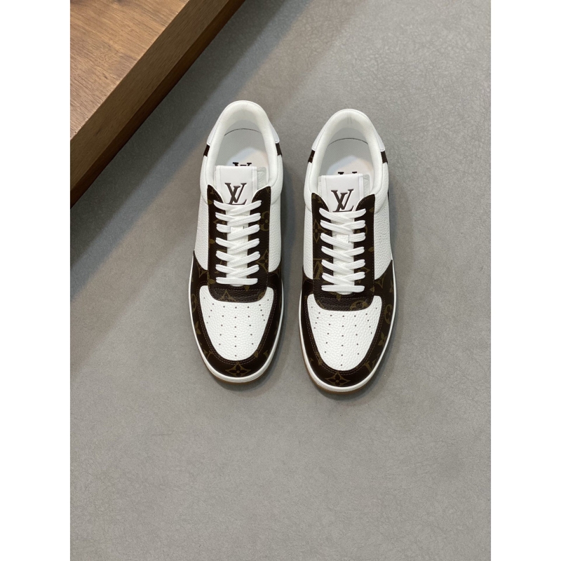 l**is V*t*n sneakers